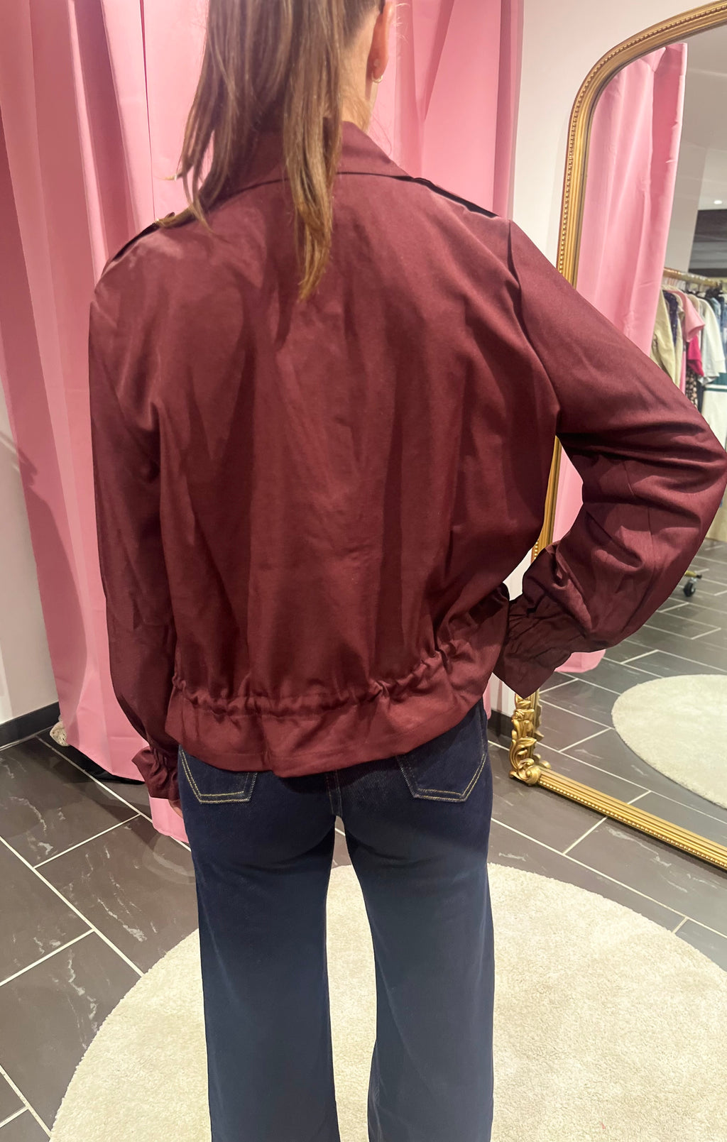 Veste courte Bordeaux à taille ajustable