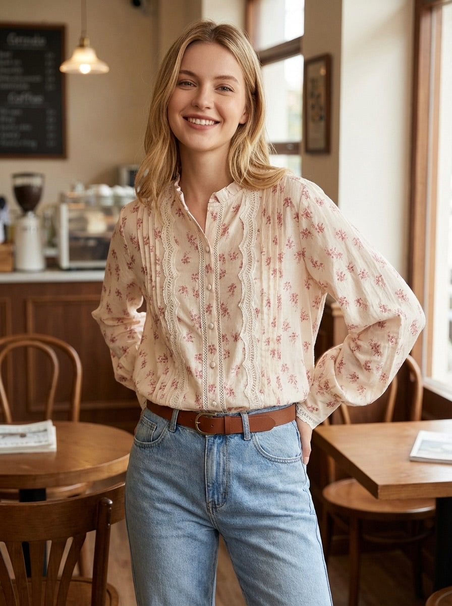 Chemise fleurie à détails dentelle – Rose poudré