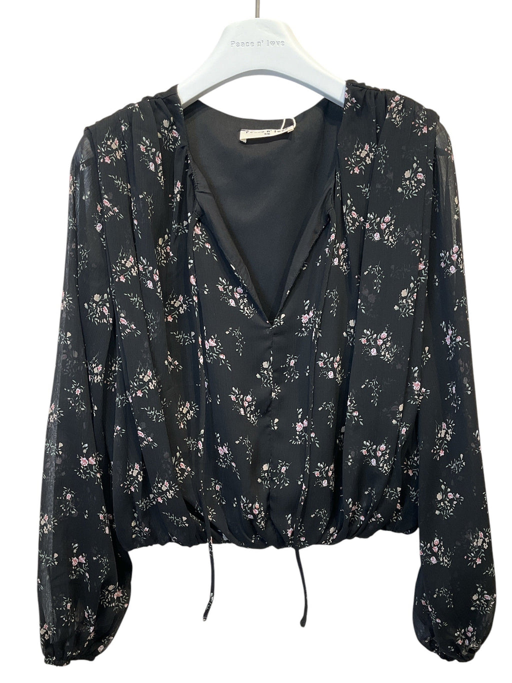 Blouse fleurie noire – Élégante & féminine