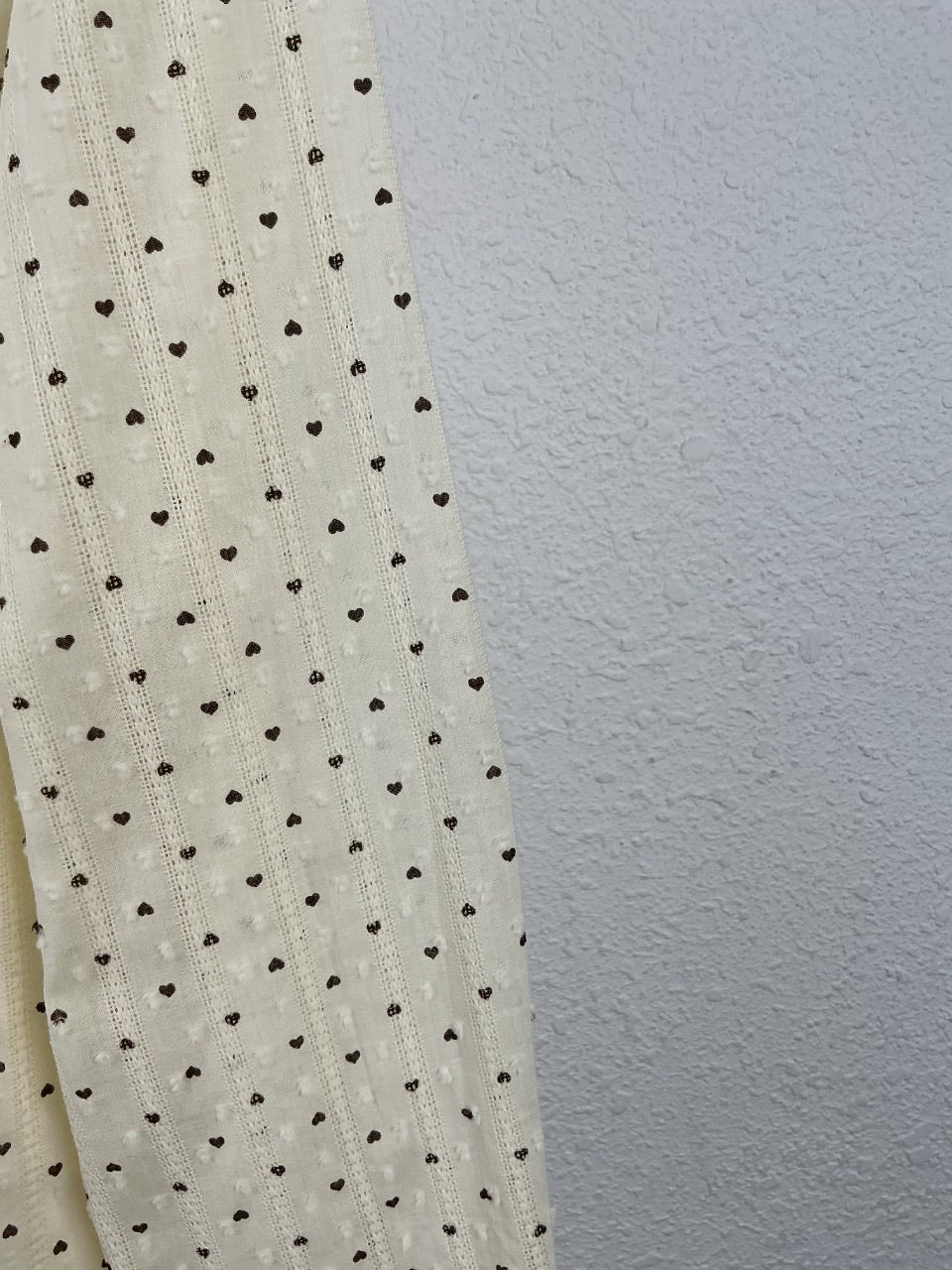 Chemise écrue à petits cœurs