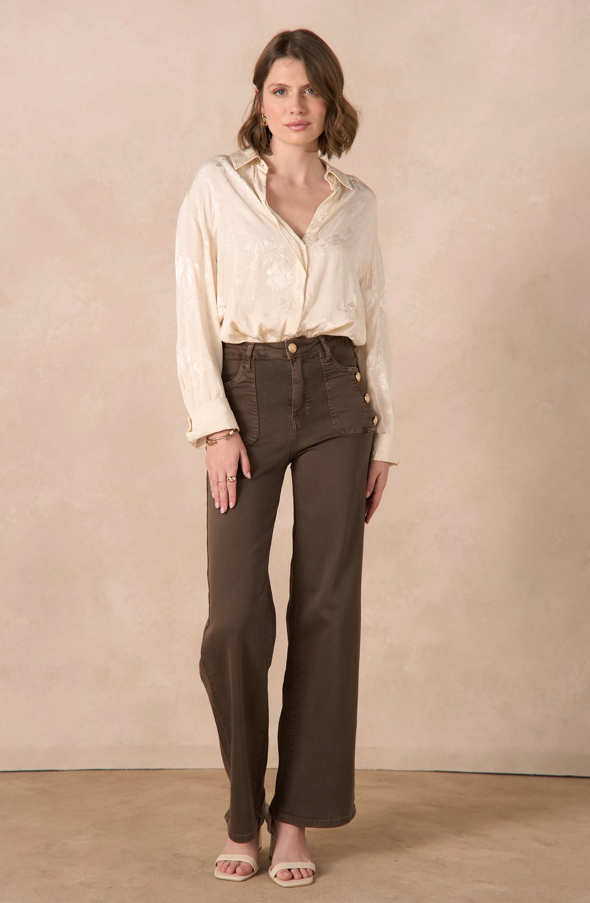 Jean Wide Leg Grande Taille – Chocolat & Boutons Dorés