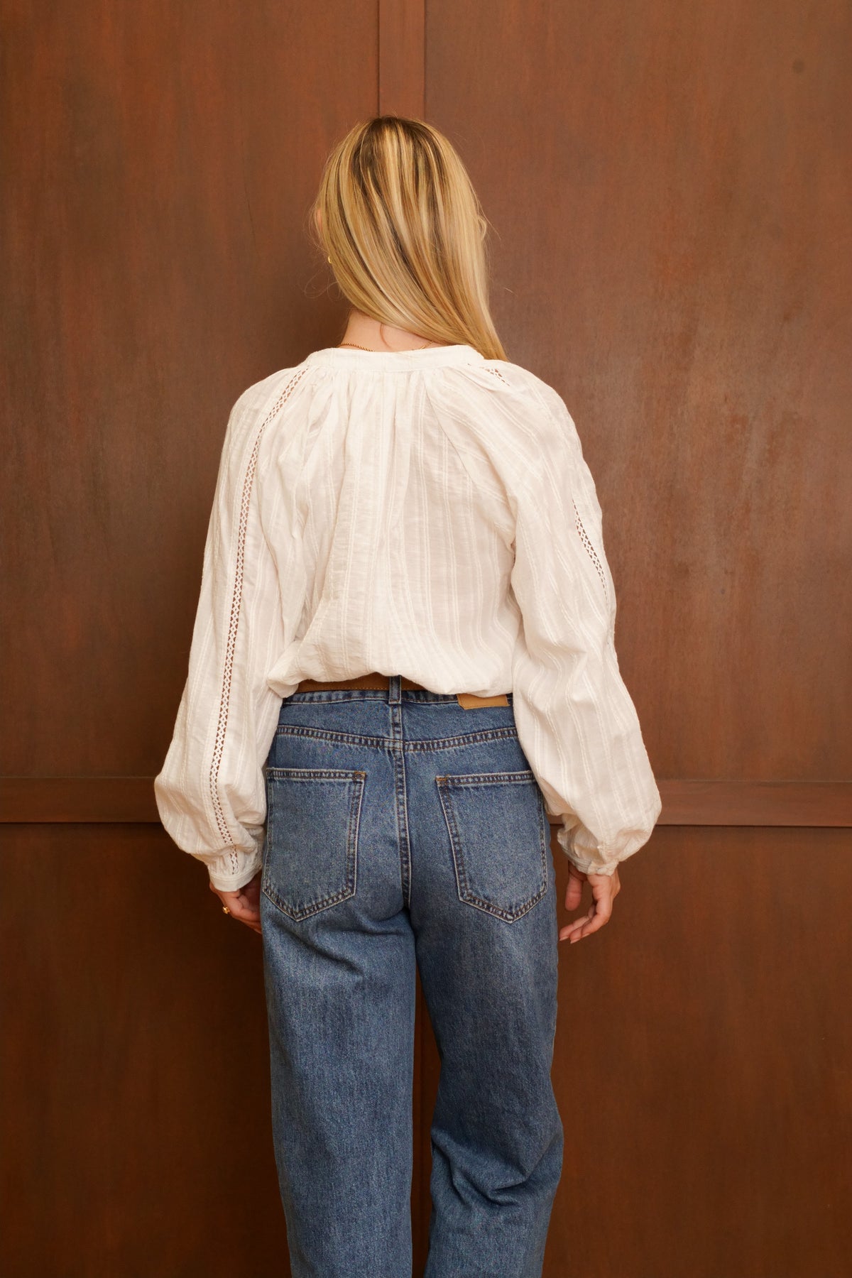 Chemise unie avec dentelles