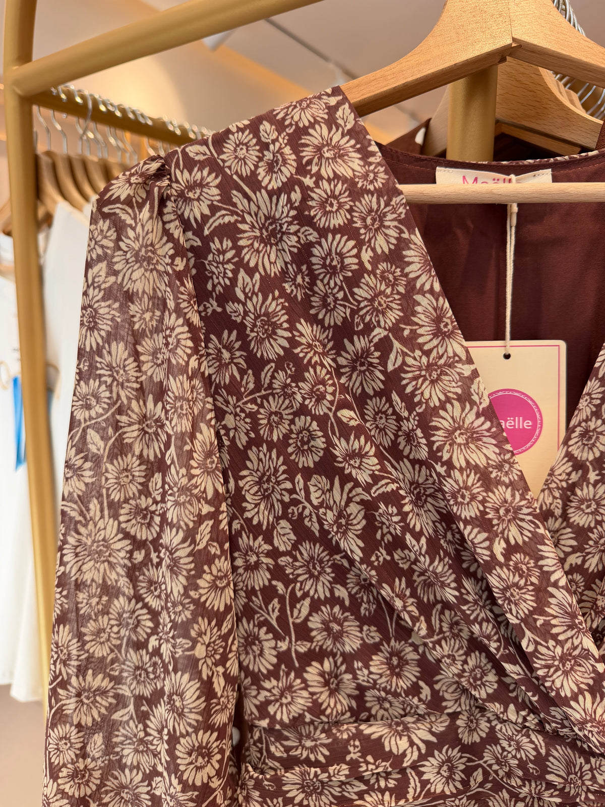 Robe longue fleurie cache-cœur marron