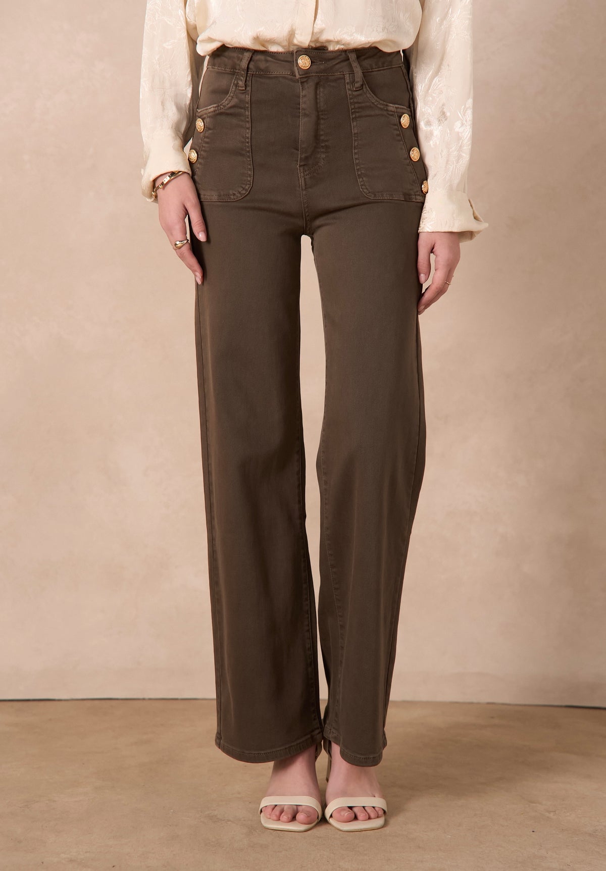 Jean Wide Leg Grande Taille – Chocolat & Boutons Dorés