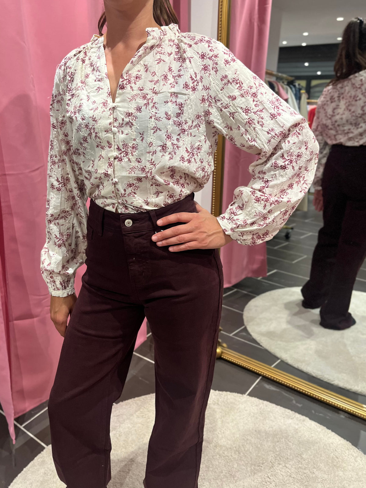 Chemise fleurie écrue & bordeaux – 100 % coton