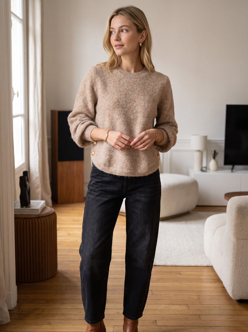 Pull doux boutons dorés – Bordeaux & Beige