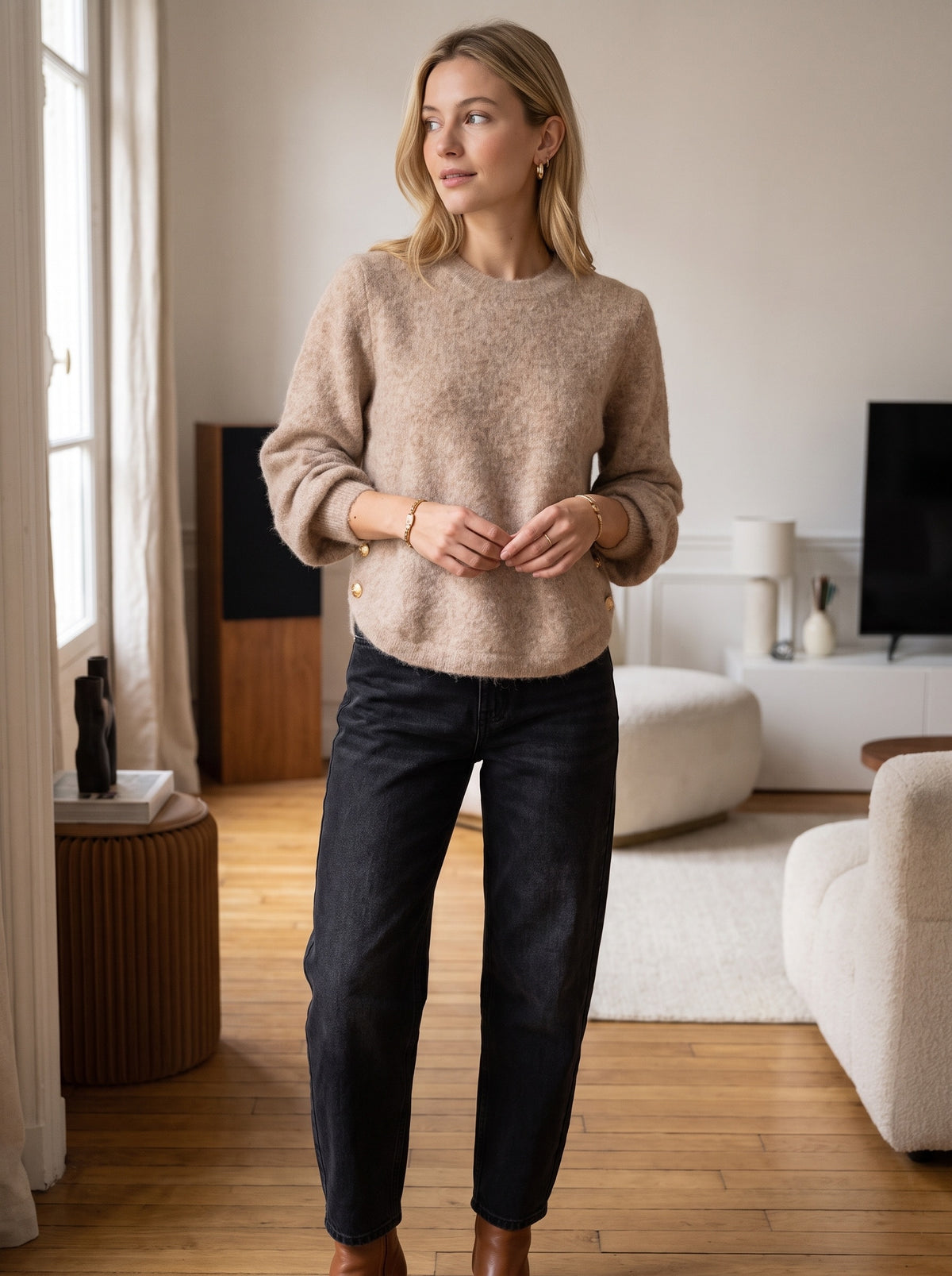 Pull doux boutons dorés – Bordeaux & Beige