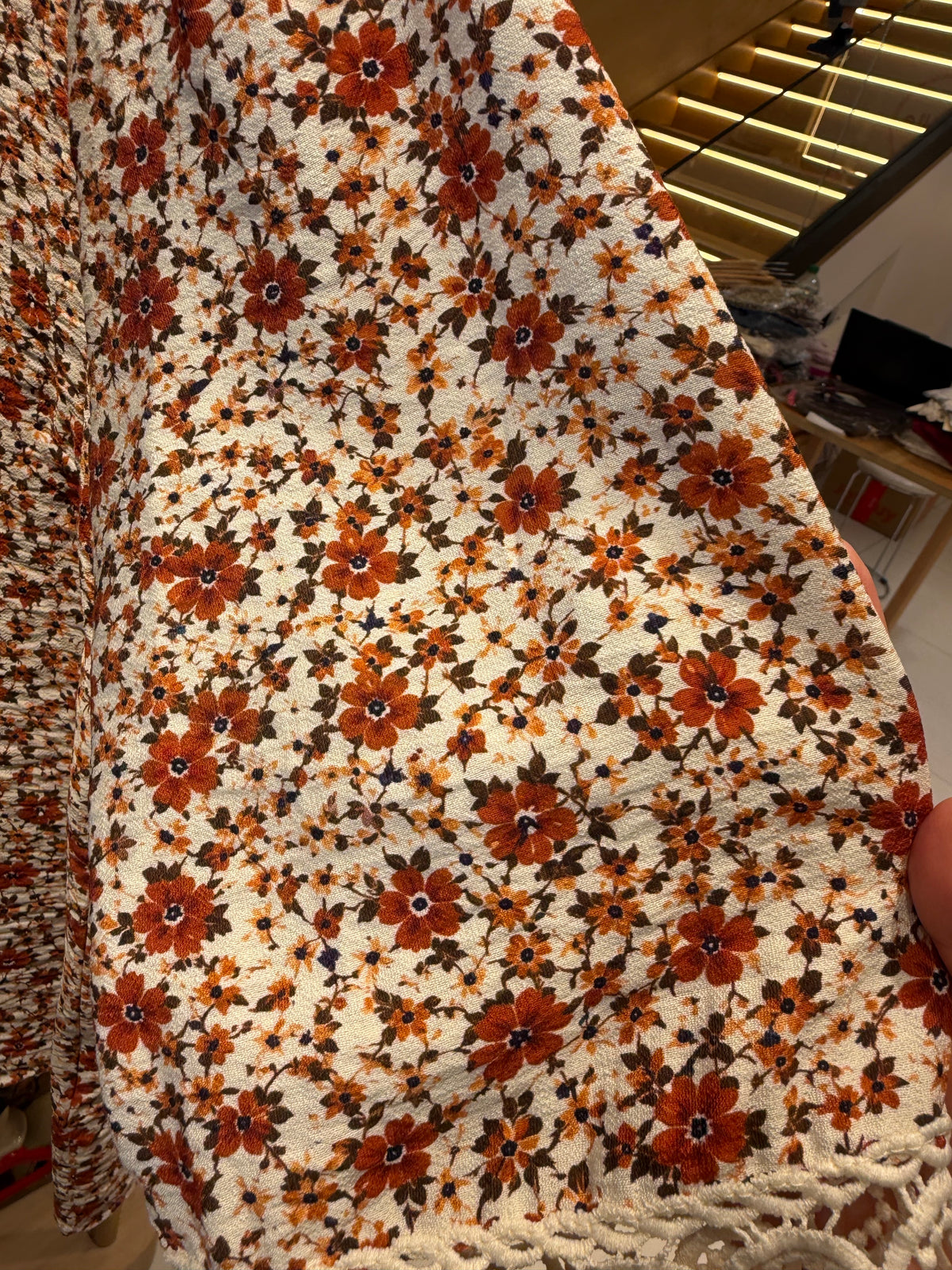Blouse femme fleurie terracotta à dentelle – Alba