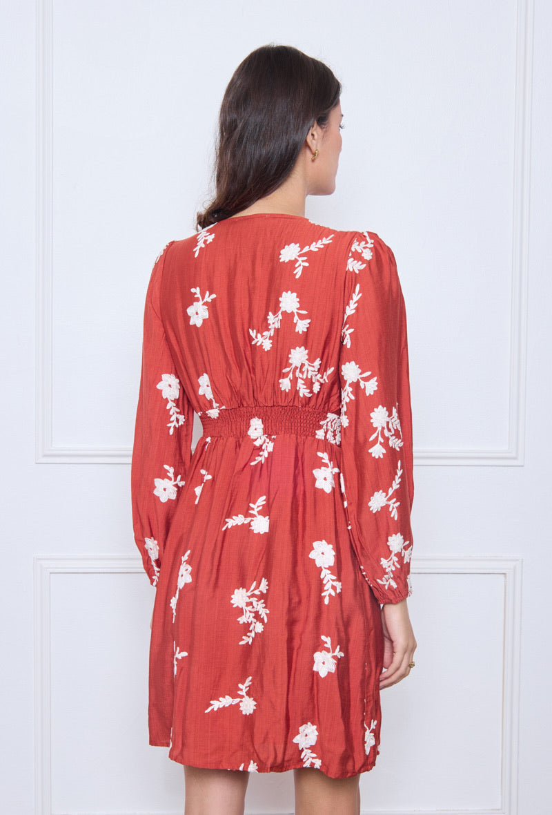 Robe terracotta brodée fleurie
