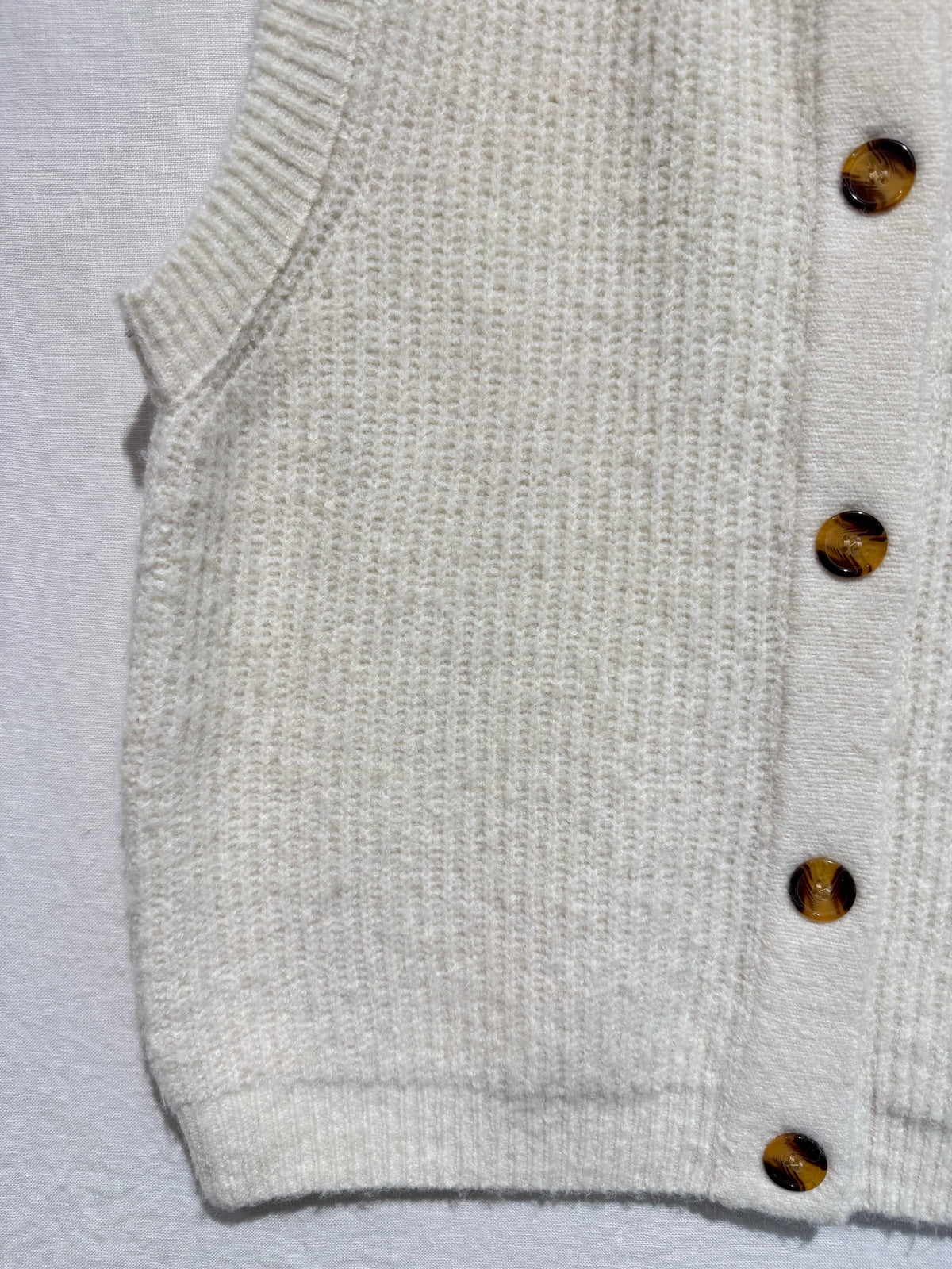 Gilet Sans Manches Écru à Boutons