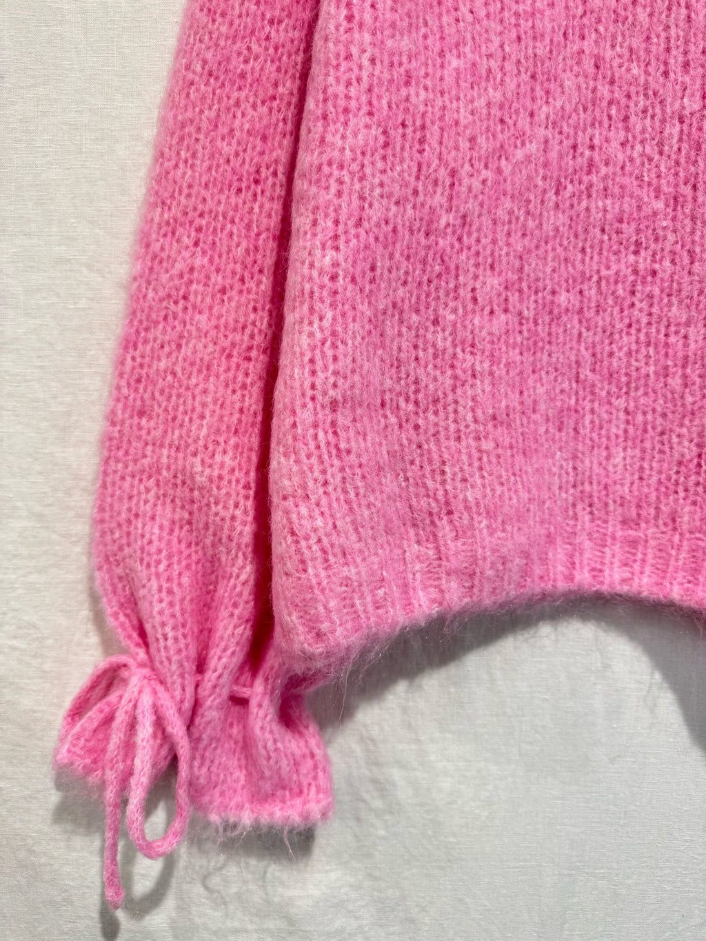 Pull Rose en Maille à Liens aux Poignets