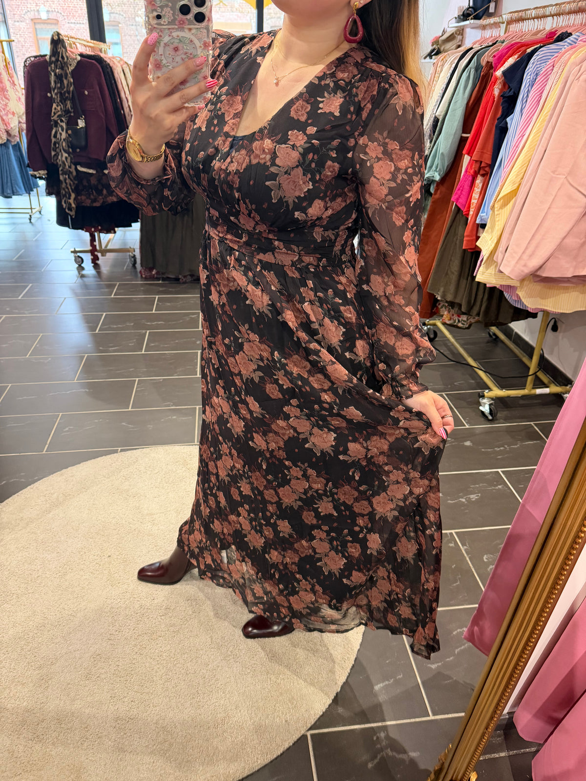 Robe longue fleurie – Noire & vieux rose