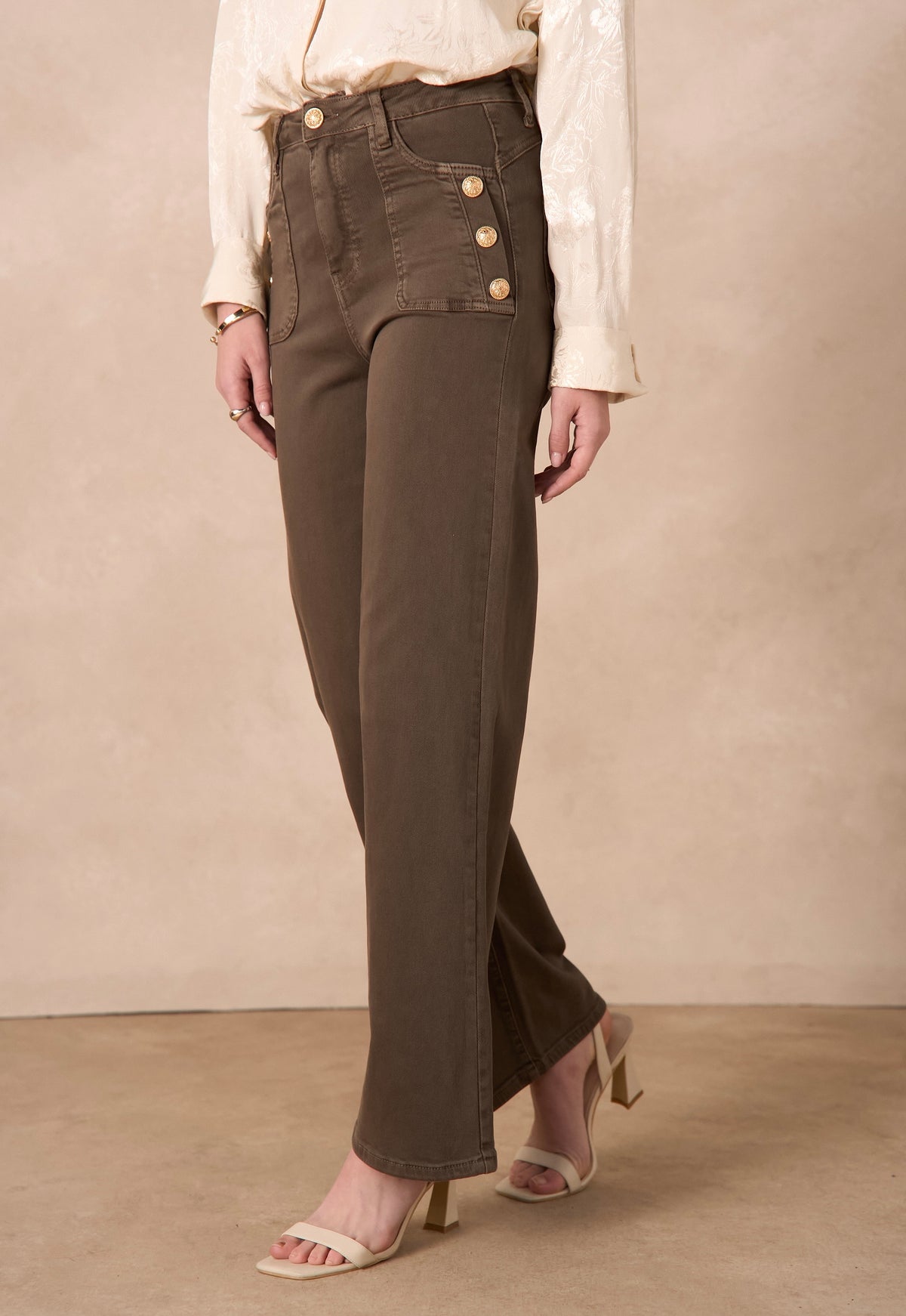 Jean Wide Leg Grande Taille – Chocolat & Boutons Dorés