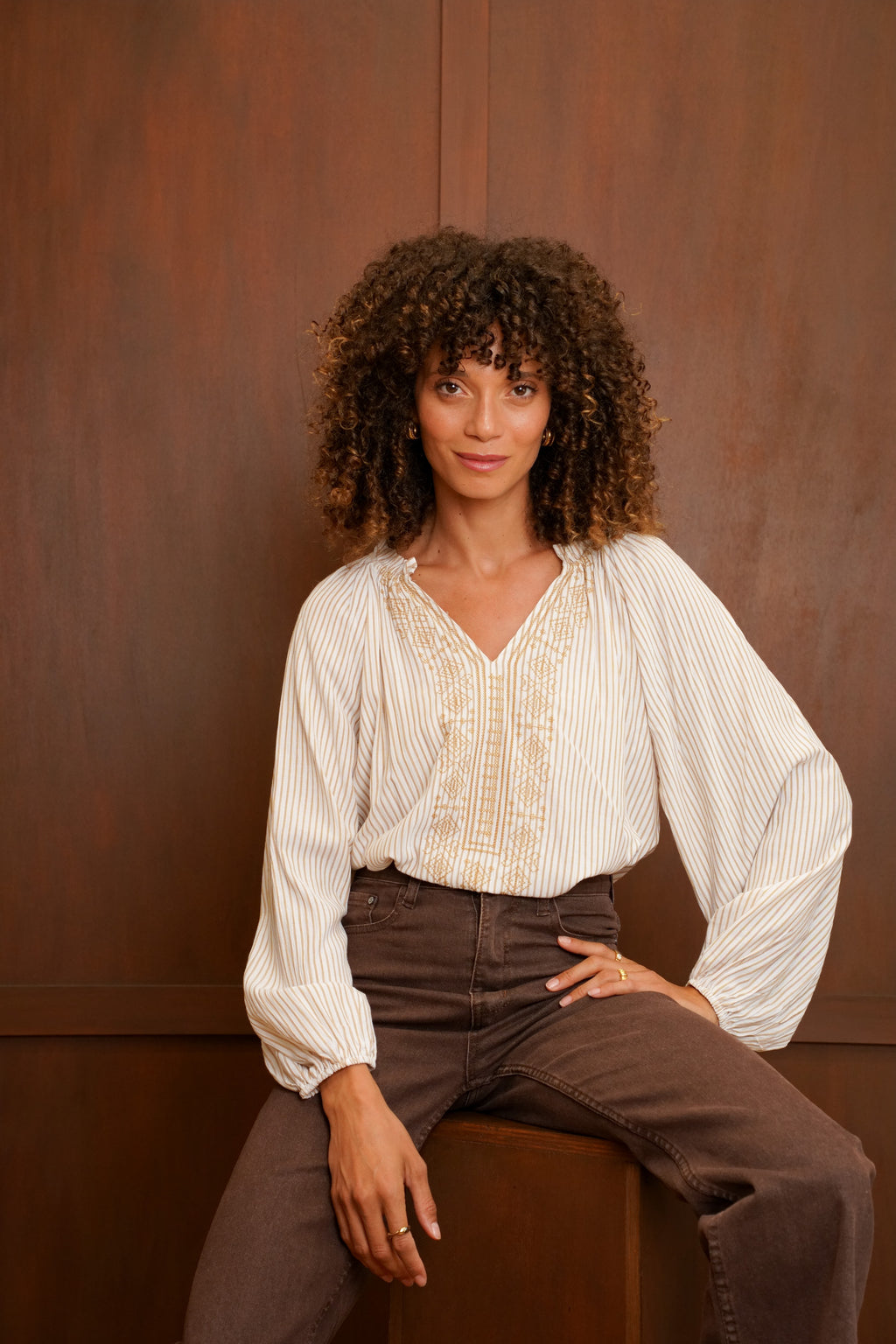 Blouse brodée camel – 100 % coton