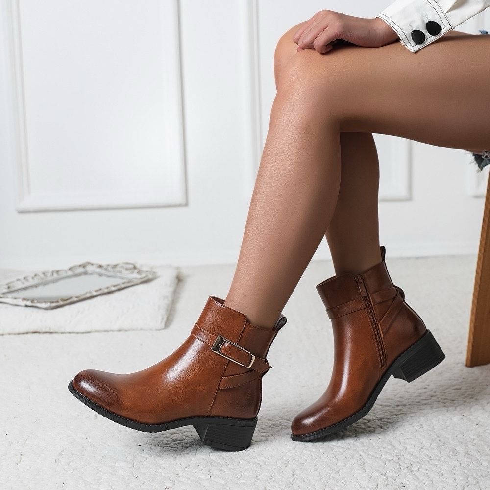 Bottines camel à bride & boucle